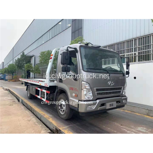 Hyundai 4x2 menyelamatkan truk derek flatbed